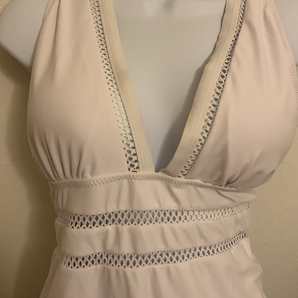 NEW White swimsuit size XL wide straps.Straps cross in back. Open weave on front - Picture 2 of 6
